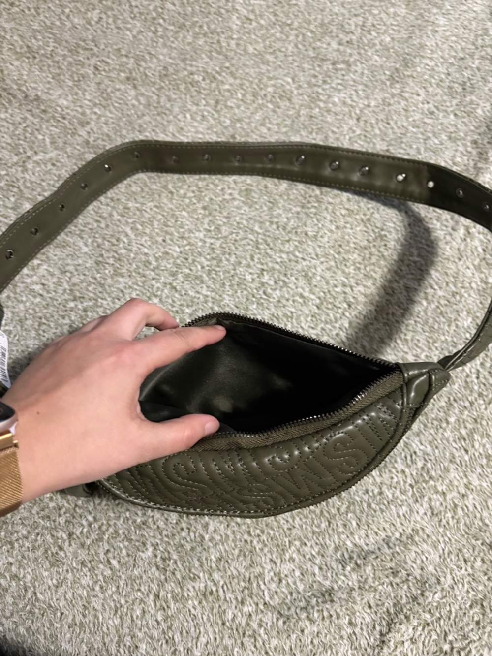 Steve Madden Olive Green Textured Crossbody Belt Bag - Picture 4 of 6